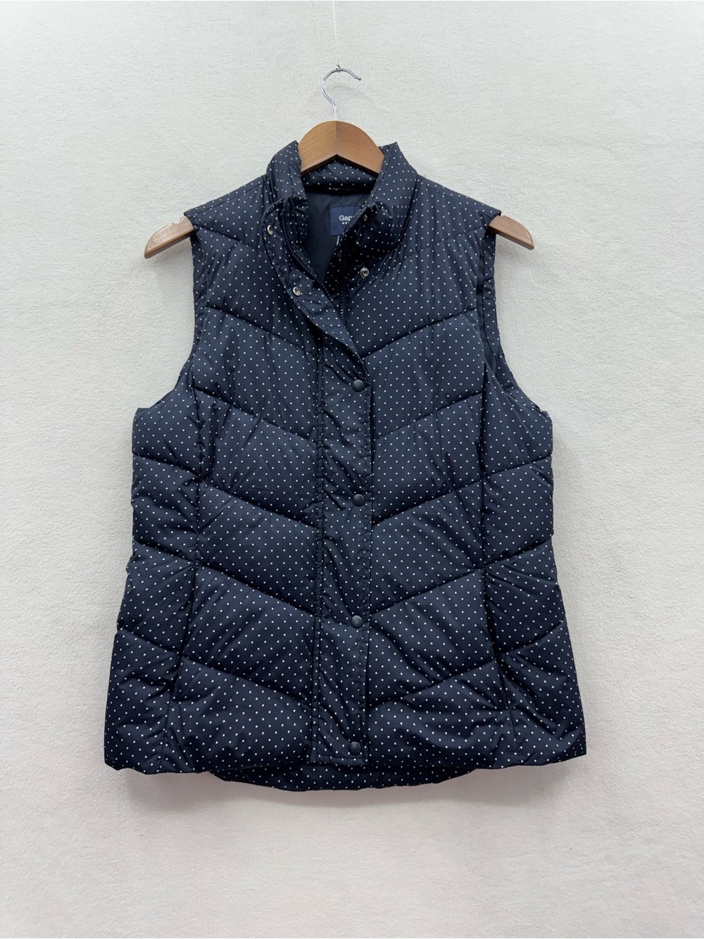 GAP Women's Medium Polka Dot Quilted Puffer Vest Black White Snap Zip